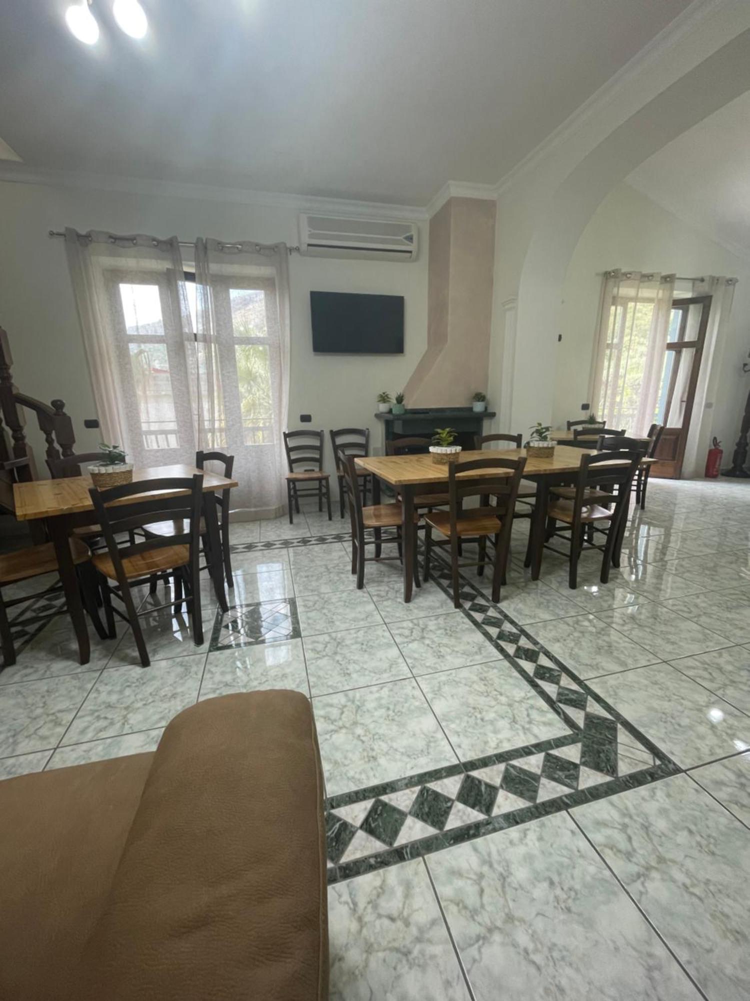 Villa Agata Forchia Екстериор снимка